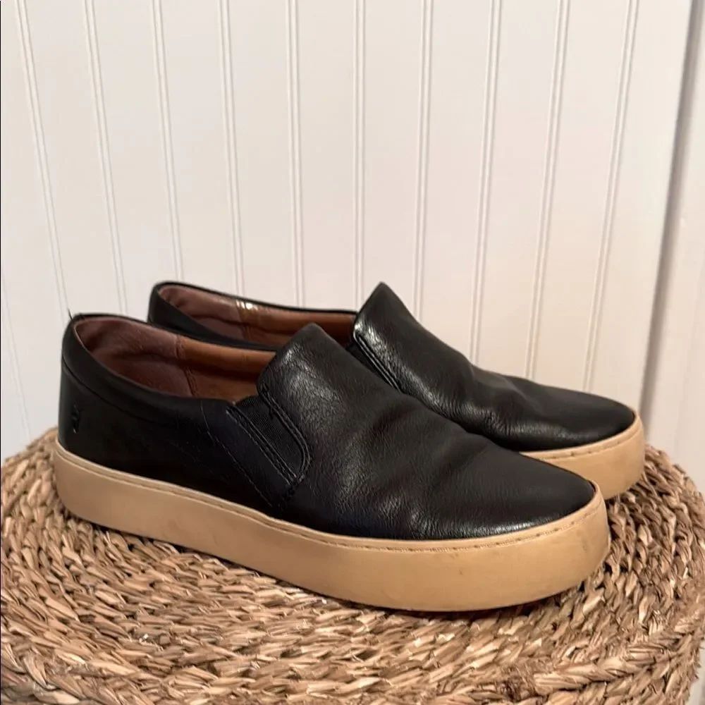 Frye Black Leather Slip-On Women’s Shoes - 6 - Great Condition